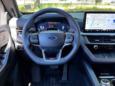 Used 2025 Ford Explorer ST image 8