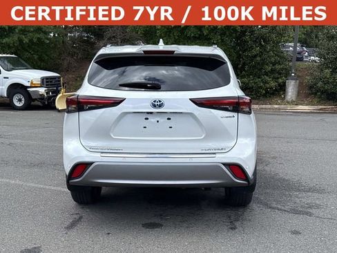 Used 2024 Toyota Highlander Platinum AWD/4WD image 3
