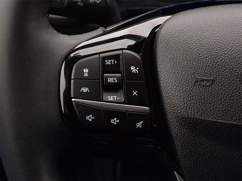 Certified 2022 Ford Escape Titanium image 23