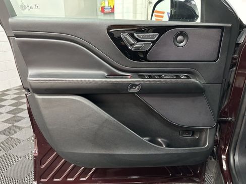 Used 2023 Lincoln Aviator Reserve w/ Equipment Group 201A AWD/4WD image 17