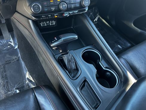 Certified 2024 Dodge Durango GT image 25