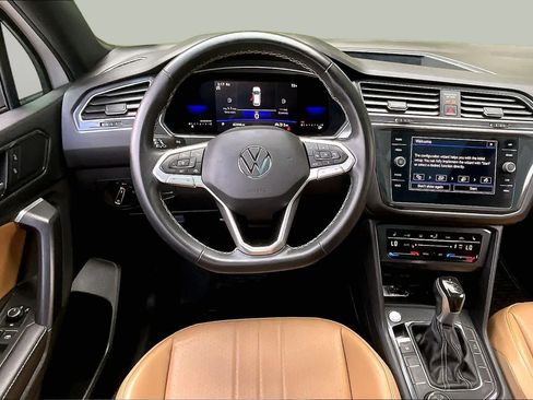 Used 2022 Volkswagen Tiguan SE AWD/4WD image 6