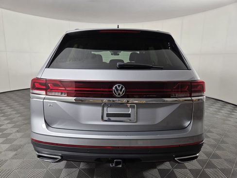Used 2025 Volkswagen Atlas SE image 6