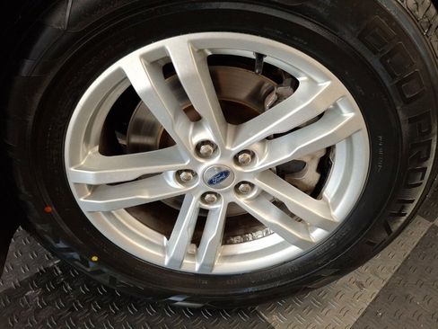 Used 2020 Ford Explorer XLT w/ Comfort Package image 4