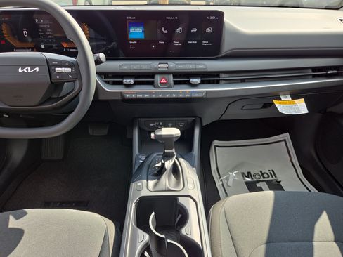 New 2026 Kia K4 FWD image 10