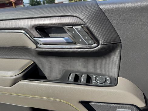 Used 2023 Chevrolet Silverado 1500 ZR2 image 26