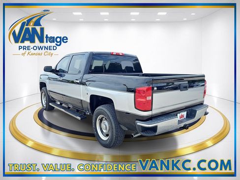 Used 2018 Chevrolet Silverado 1500 LT w/ All Star Edition AWD/4WD image 9