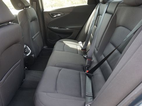 Used 2019 Chevrolet Malibu LT FWD image 14