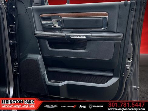 Used 2018 RAM 1500 Laramie w/ Convenience Group AWD/4WD image 28