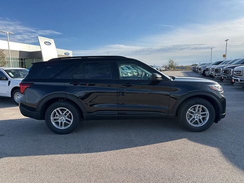 New 2026 Ford Explorer Active w/ Active Comfort Package image 9