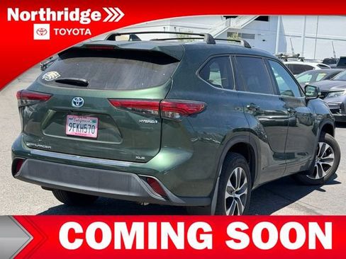 Used 2023 Toyota Highlander XLE w/ Protection Package #3 (TMS) AWD/4WD image 4