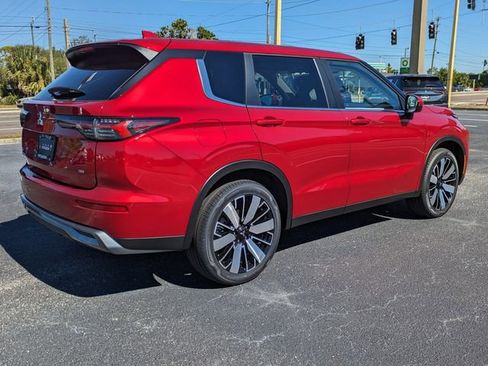 New 2025 Mitsubishi Outlander SE image 5