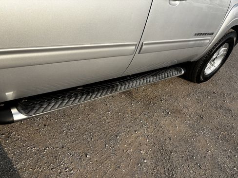 Used 2014 Chevrolet Suburban LT image 21