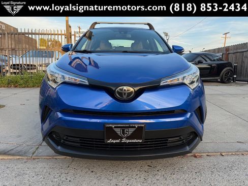 Used 2019 Toyota C-HR XLE image 2