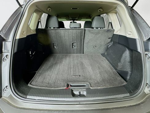 Used 2021 Nissan Rogue S image 27