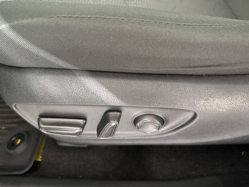 Used 2023 Toyota RAV4 XLE image 24