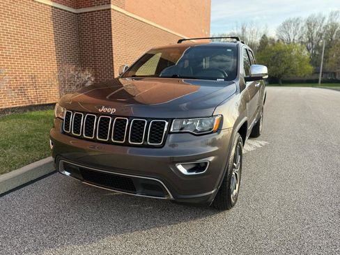 Used 2021 Jeep Grand Cherokee Limited AWD/4WD image 3