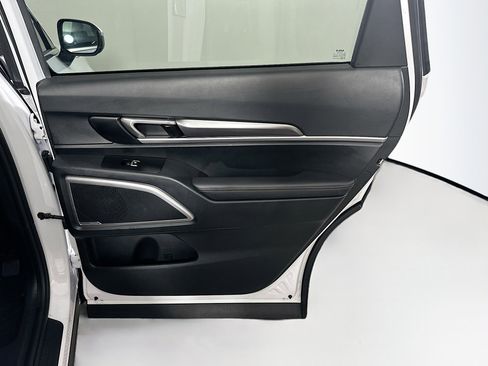 Used 2025 Kia Telluride S image 33