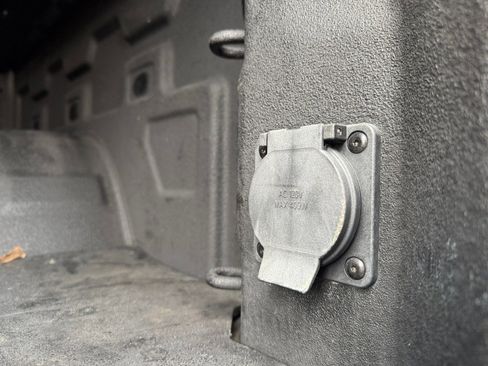 Used 2024 GMC Sierra 1500 AT4X image 19