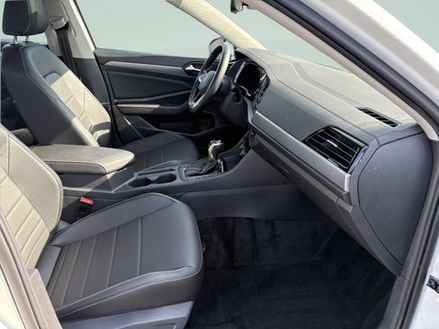 Used 2023 Volkswagen Jetta SE FWD image 22