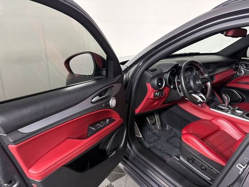 Used 2020 Alfa Romeo Stelvio Ti Sport w/ Quick Order Package 22S Sport image 12