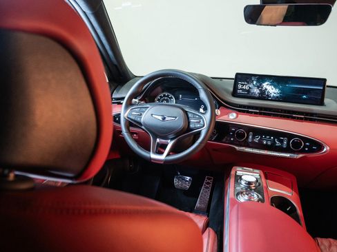 Used 2025 Genesis GV70 3.5T Sport w/ Sport Advanced Package image 13