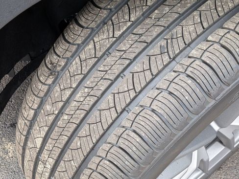 Certified 2026 Porsche Macan AWD/4WD image 37