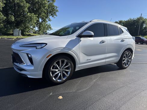 Used 2024 Buick Encore GX Avenir w/ Avenir Technology Package FWD image 2