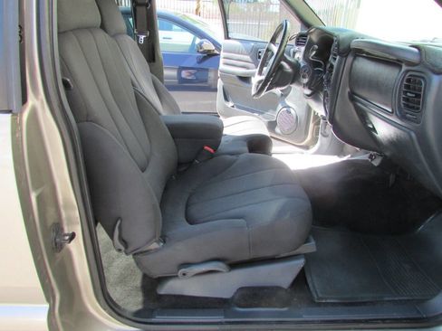 Used 2003 GMC Sonoma SLS image 19