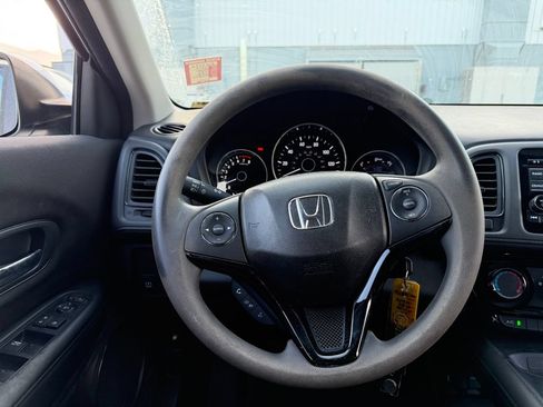 Used 2017 Honda HR-V LX image 8
