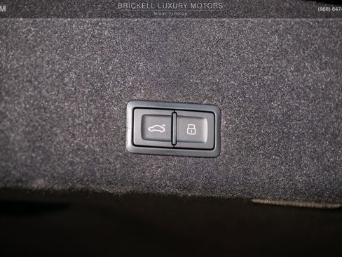 Used 2022 Lamborghini Urus AWD/4WD image 14