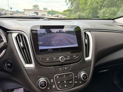 Used 2022 Chevrolet Malibu LT FWD image 22
