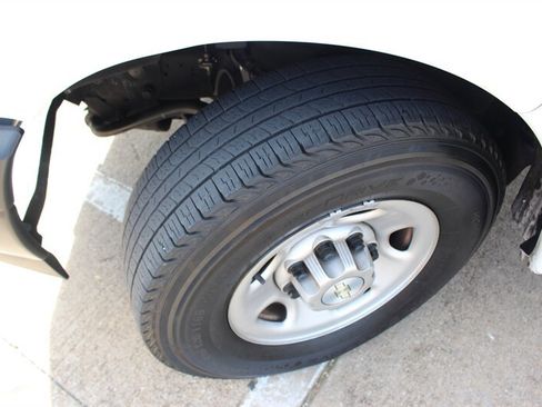 Used 2021 Chevrolet Express 2500 RWD image 31