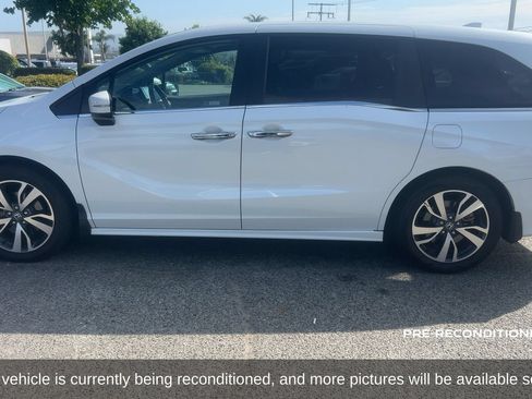 Used 2023 Honda Odyssey Touring image 9
