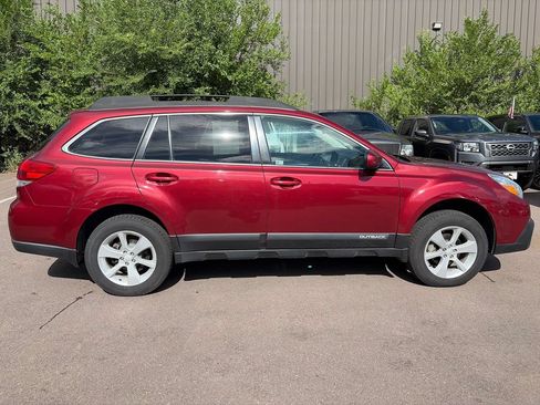 Used 2013 Subaru Outback 2.5i Premium AWD/4WD image 8