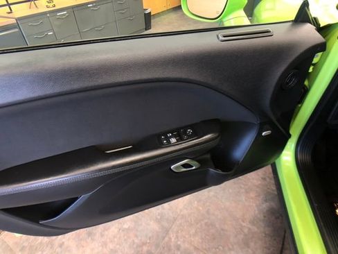 Used 2015 Dodge Challenger R/T w/ Quick Order Package 22B R/T image 12