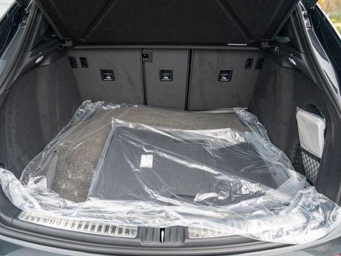 New 2026 Porsche Macan image 28