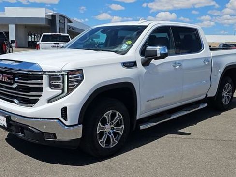 Used 2024 GMC Sierra 1500 SLT w/ SLT Convenience Package AWD/4WD image 4