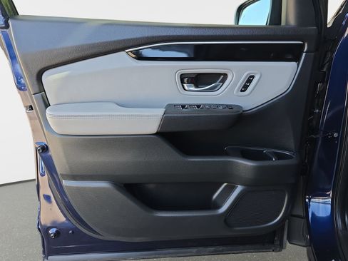 Certified 2025 Honda Pilot Touring image 26