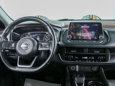Used 2023 Nissan Rogue SV w/ SV Premium B Package FWD image 17