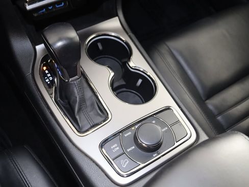 Used 2020 Jeep Grand Cherokee Limited X image 30