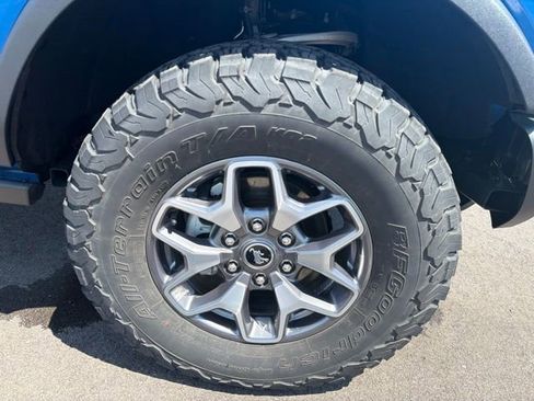 Used 2025 Ford Bronco Badlands AWD/4WD image 4