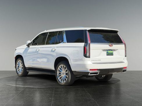 Used 2024 Cadillac Escalade Premium Luxury AWD/4WD image 7