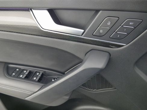 Used 2023 Audi SQ5 Prestige image 11