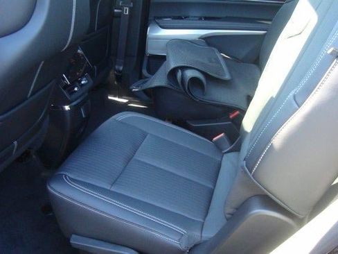 New 2026 Cadillac Vistiq Luxury image 15