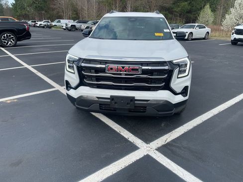 Used 2026 GMC Terrain Elevation w/ Elevation Premium Package image 2