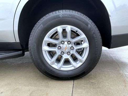 Used 2025 Chevrolet Tahoe LT AWD/4WD image 24