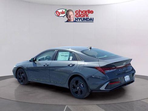 New 2026 Hyundai Elantra SEL Sport image 3