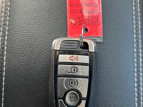 Used 2024 Ford Escape Platinum w/ Class II Trailer Tow Package AWD/4WD image 28