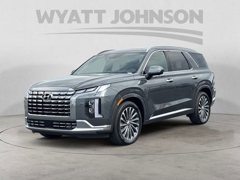 Used 2024 Hyundai Palisade Calligraphy FWD image 1
